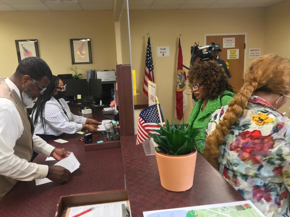 Former U.S. Rep. Corrine Brown filed paperwork Thursday in Tallahassee to run again for a seat in Congress.