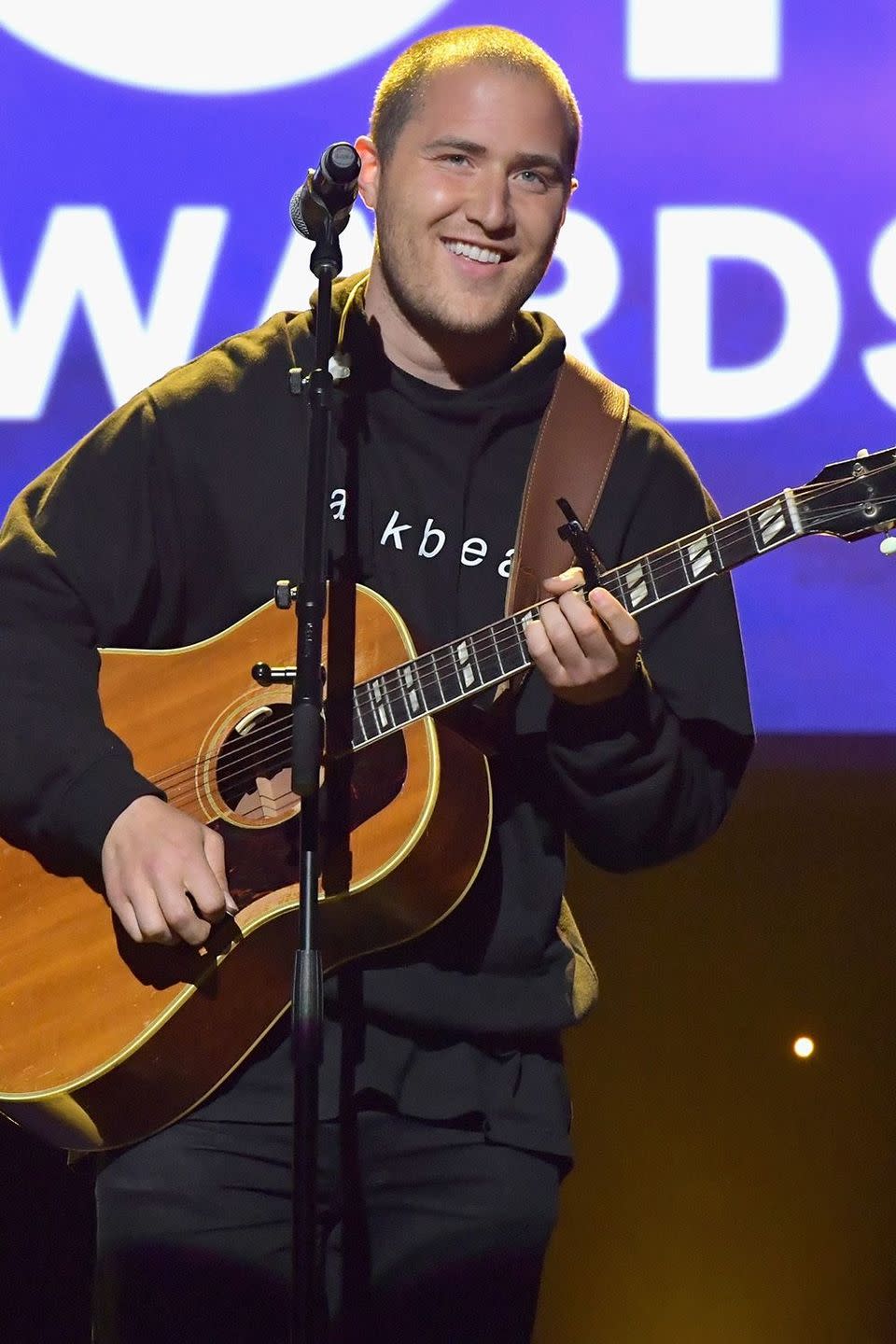 <p>The singer publicly announced why he stopped drinking alcohol in a <a href="https://twitter.com/mikeposner/status/623507784752099328?lang=en" rel="nofollow noopener" target="_blank" data-ylk="slk:tweet;elm:context_link;itc:0;sec:content-canvas" class="link ">tweet</a> back in 2015 that was linked to a <a href="https://medium.com/@MikePosner/why-i-stopped-drinking-alcohol-fc3581913ae5" rel="nofollow noopener" target="_blank" data-ylk="slk:tell-all;elm:context_link;itc:0;sec:content-canvas" class="link ">tell-all</a> article on the subject. Posner explains his messy pattern of addition throughout the excerpt, noting "I decided I couldn't let alcohol rob me of enjoying my life's special moments."</p>