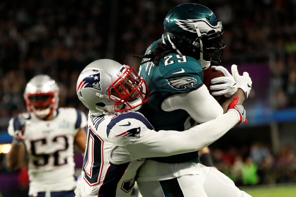 <p>Philadelphia Eagles’ LeGarrette Blount runs in to score a touchdown REUTERS/Kevin Lamarque </p>