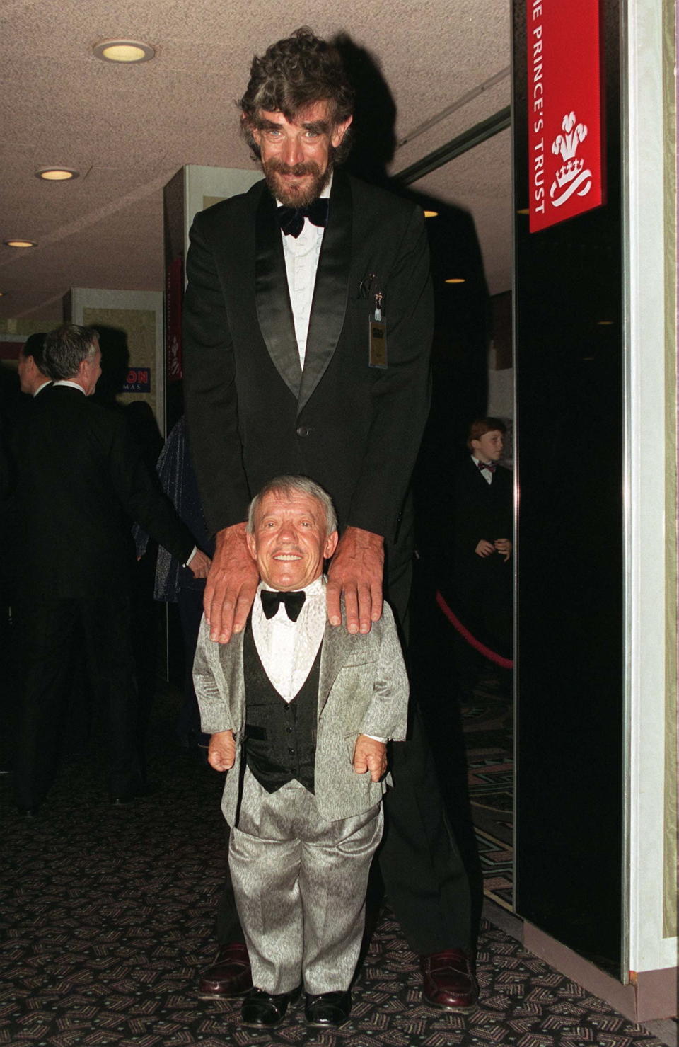 LONDON, UNITED KINGDOM - MARCH 20:  Stars Of The Film 'star Wars'. Behind: Peter Mayhew Who Played 'chewbacca' And Kenny Baker Who Played 'r2d2'  (Photo by Tim Graham/Getty Images)