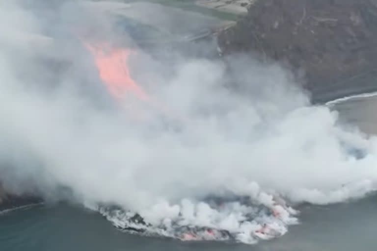 La lava del volcán llegó al Atlántico y el sedimento superó los 50 metros