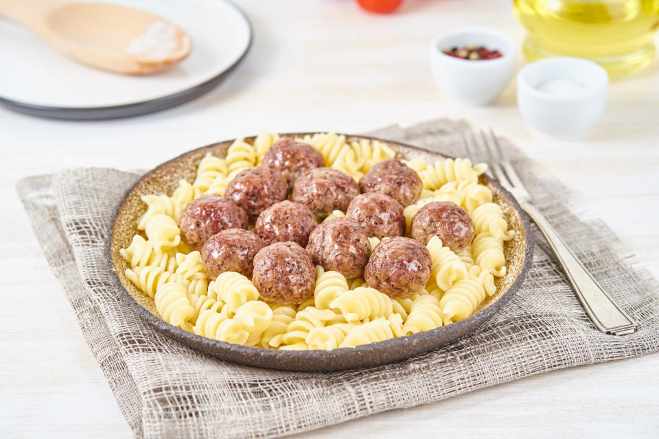 meatballs and pasta