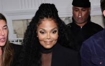 Auf Twitter veröffentlichte Sängerin Janet Jackson ein gemeinsames Foto mit der Königin und wählte kurze Worte des Abschieds: Mögest du in Frieden ruhen, Queen". (Bild: McCarthy / Getty Images for Christian Siriano)