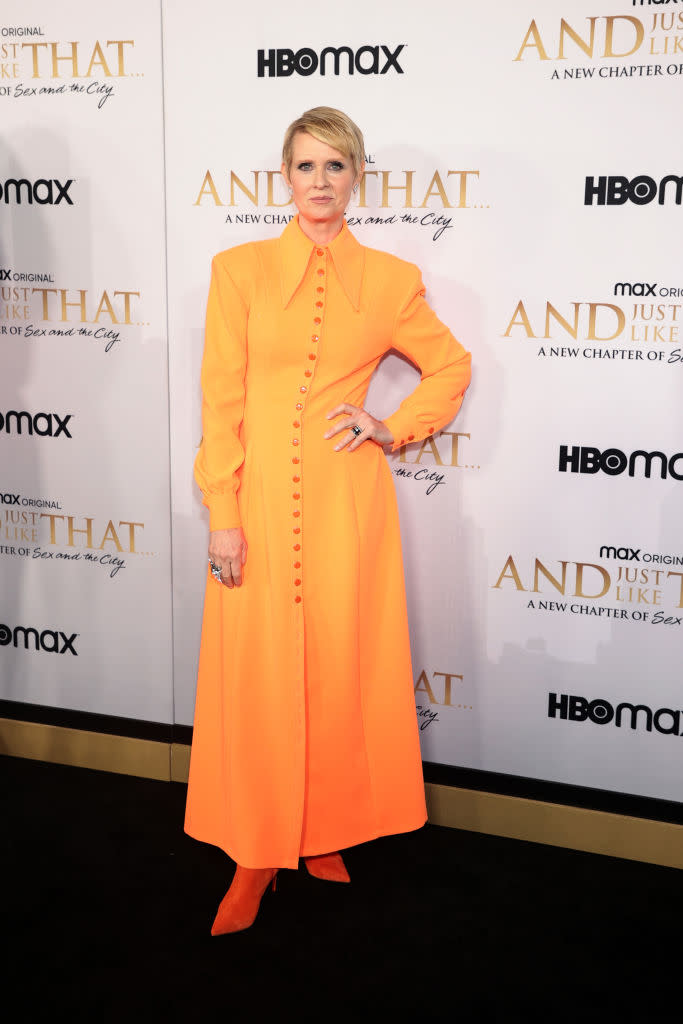 Cynthia Nixon looked incredible in an organge shirt dress.  (Getty Images)