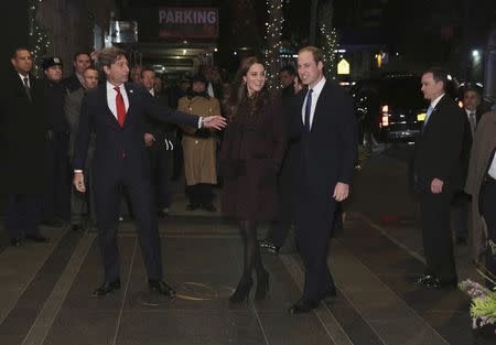 Britain's Prince William, Duke of Cambridge, and his wife Catherine, Duchess of Cambridge, arrive at the Carlyle hotel in New York, December 7, 2014. REUTERS/Neilson Barnard/Pool