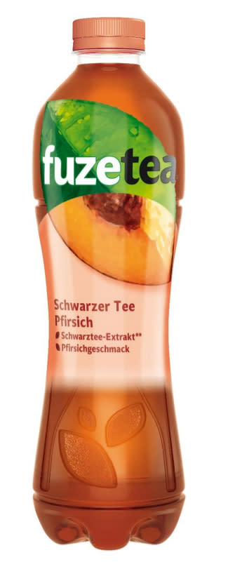 <p><strong>1. Oktober 2018:</strong> Coca-Cola Deutschland ruft den <strong>Fuze Tea Schwarzer Tee Pfirsich</strong> zurück. Zu den Gründen hält sich das Unternehmen bedeckt und teilt lediglich mit: „Qualitätskontrollen haben gezeigt, dass einige Flaschen Fuze Tea Schwarzer Tee Pfirsich in der 1,0 L Flasche mit dem <strong>Mindesthaltbarkeitsdatum 28.08.2019</strong> und<strong> 29.08.2019</strong> nicht unseren hohen Qualitätsanforderungen entsprechen.“ Nach den dem Unternehmen vorliegenden Fakten sei aber keine Gesundheitsgefährdung zu erwarten.<br>Die Auslieferung wurde gestoppt. Die Getränke können in den Märkten ausgetauscht oder zurückgegeben werden.<br>Für weitere Fragen steht für Kunden die Rufnummer 030-20 91 12 09 bereit.<br>(Bild: Fuze Tea Team) </p>