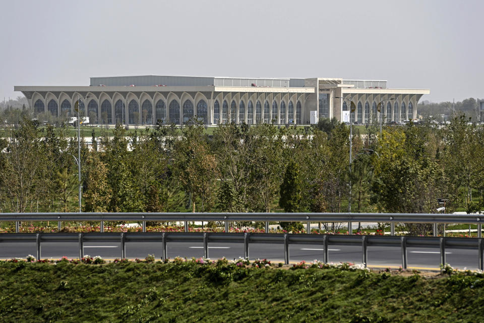A view of the palace where the summit of the eight-nation Shanghai Cooperation Organization, led by China and Russia will take a place in Samarkand, Uzbekistan, Monday, Sept. 12, 2022. Chinese President Xi Jinping on Wednesday started his first foreign trip since the outbreak of the pandemic with a stop in Kazakhstan ahead of a summit with Russia's Vladimir Putin and other leaders of a Central Asian security group. (AP photo)