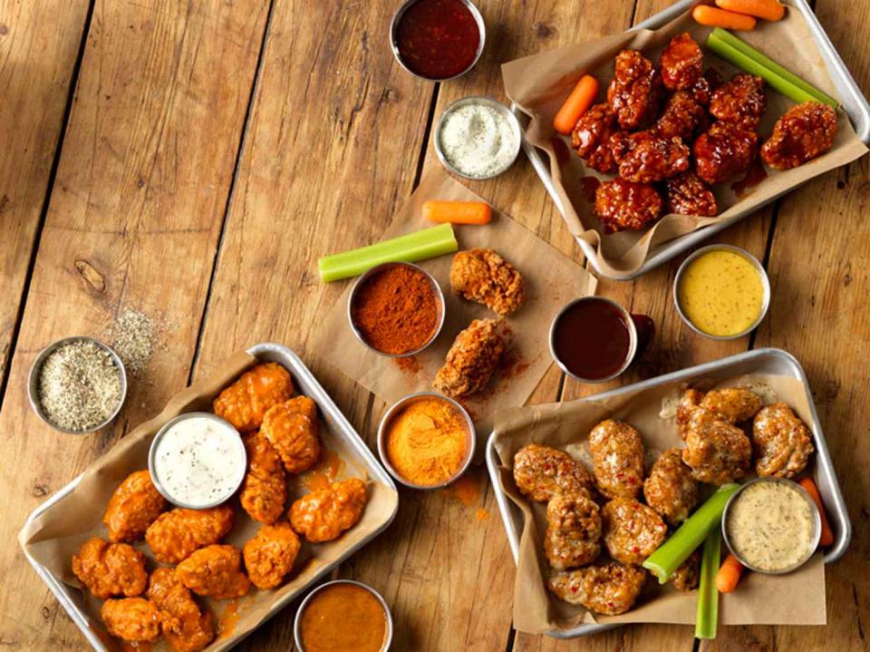 Buffalo Wild Wings Buffalo Wild Wings offers free wings after the Super Bowl