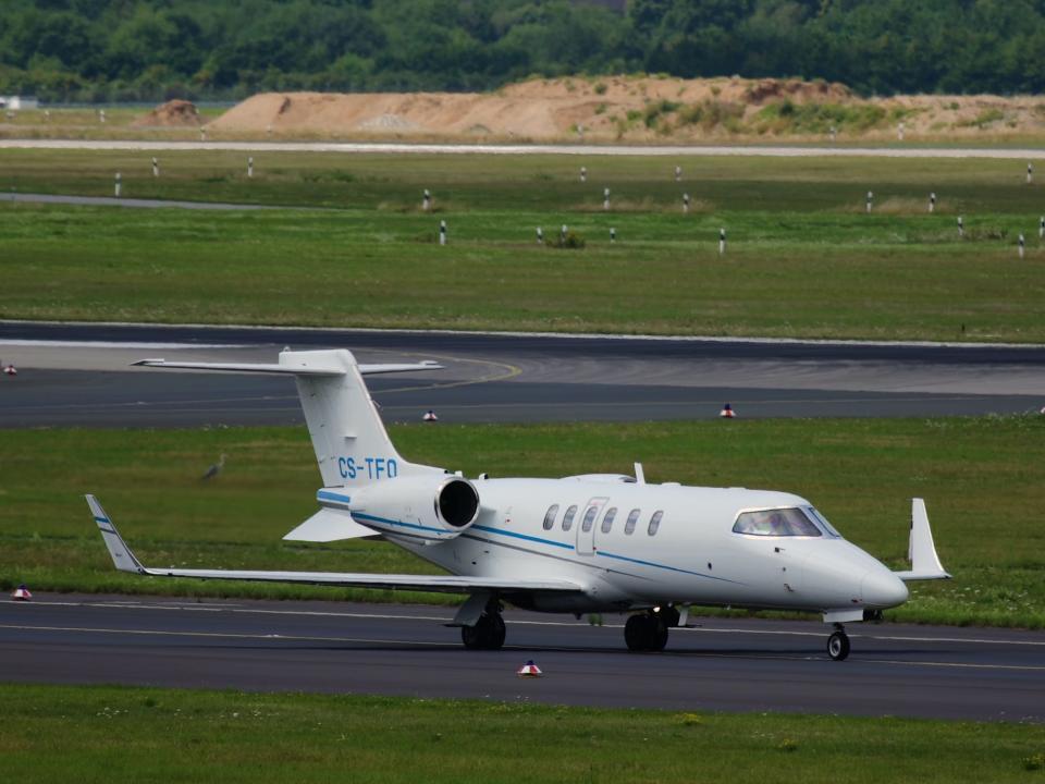 Bombardier Learjet 40