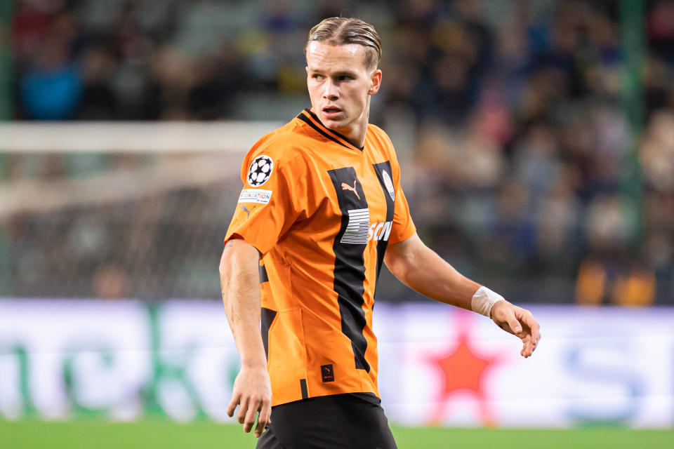 WARSAW, POLAND - 2022/11/02: Mykhailo Mudryk of Shakhtar seen in action during the UEFA Champions League Group Stage match between FC Shakhtar Donetsk and RB Leipzig at Marshal Jozef Pilsudski Legia Warsaw Municipal Stadium.
Final score; FC Shakhtar Donetsk 0:4 RB Leipzig. (Photo by Mikolaj Barbanell/SOPA Images/LightRocket via Getty Images)