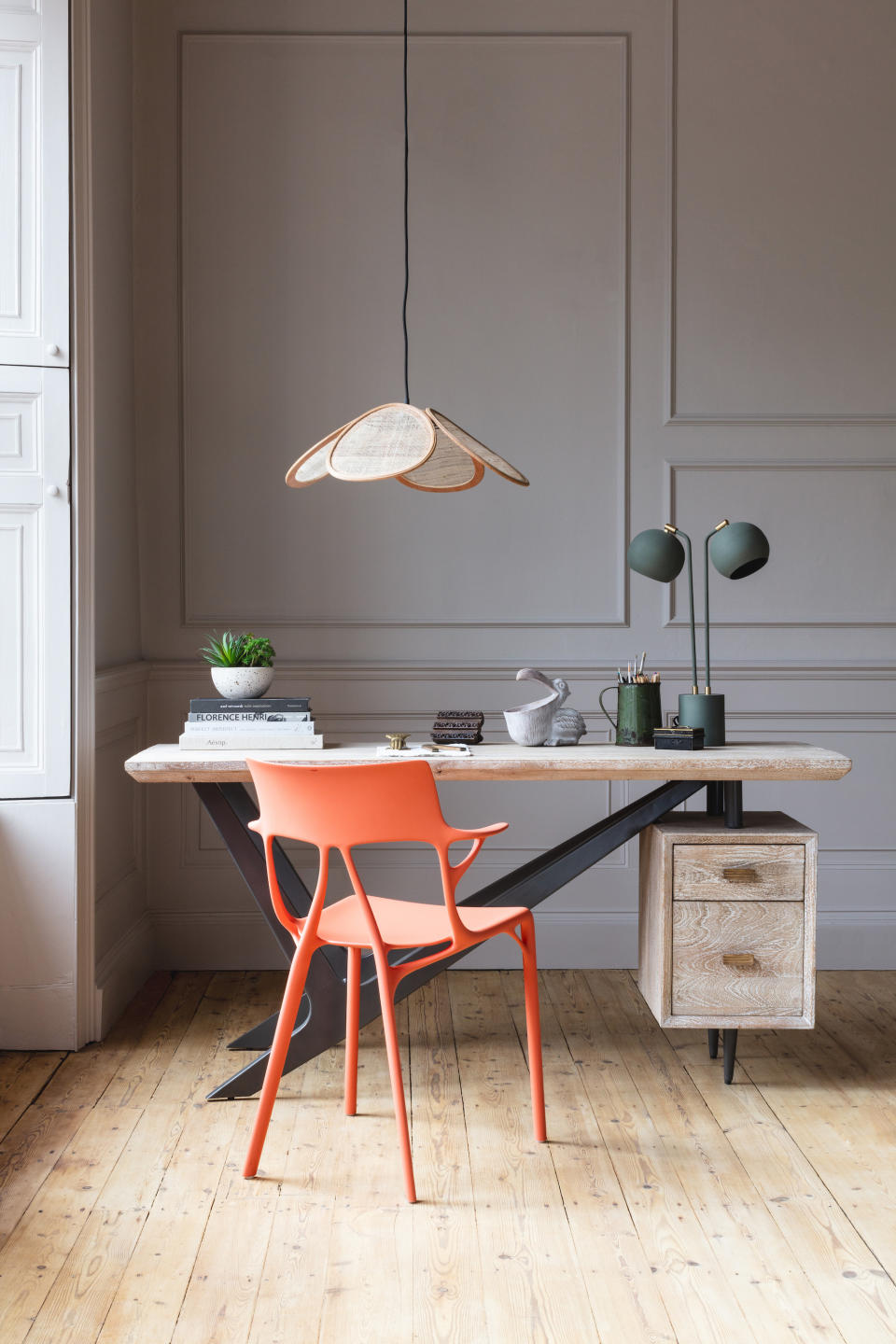 7. A neutral desk is a great base for color pops