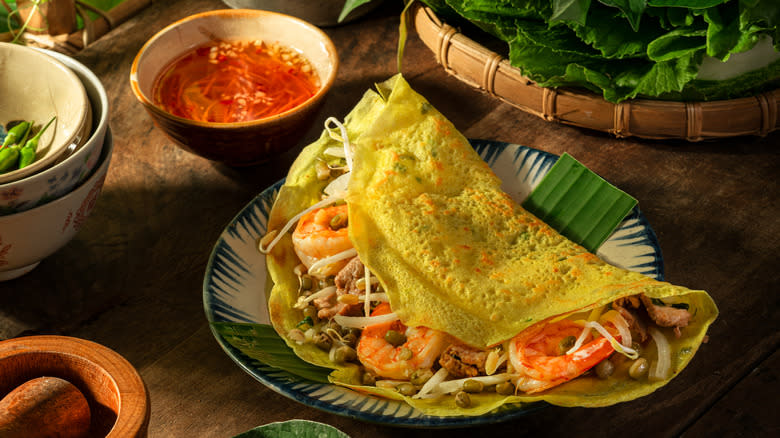 A plate of bánh xèo