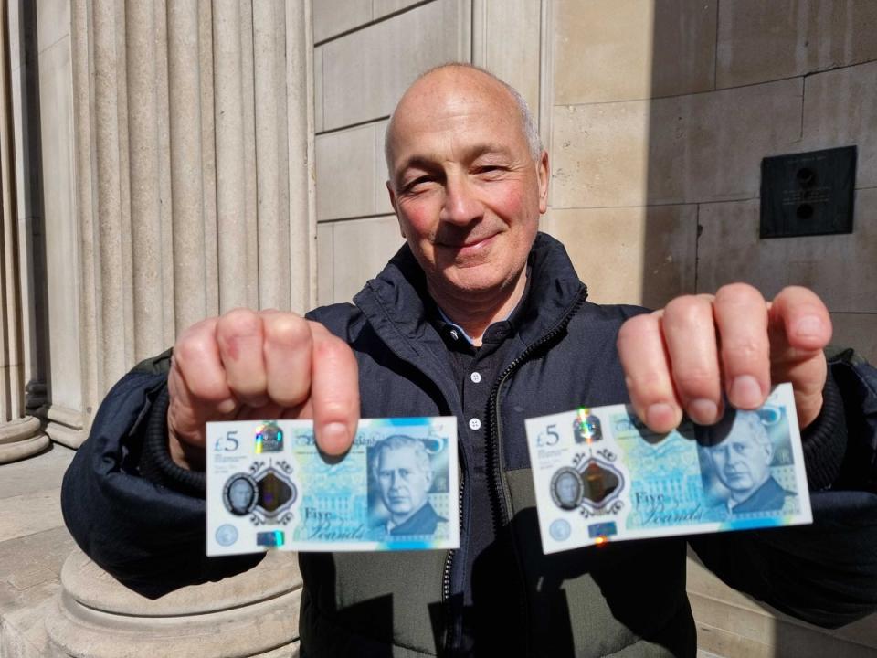 Jeffrey Turner-Ross plans to gift his bank notes to his grandson Charlie (ES)