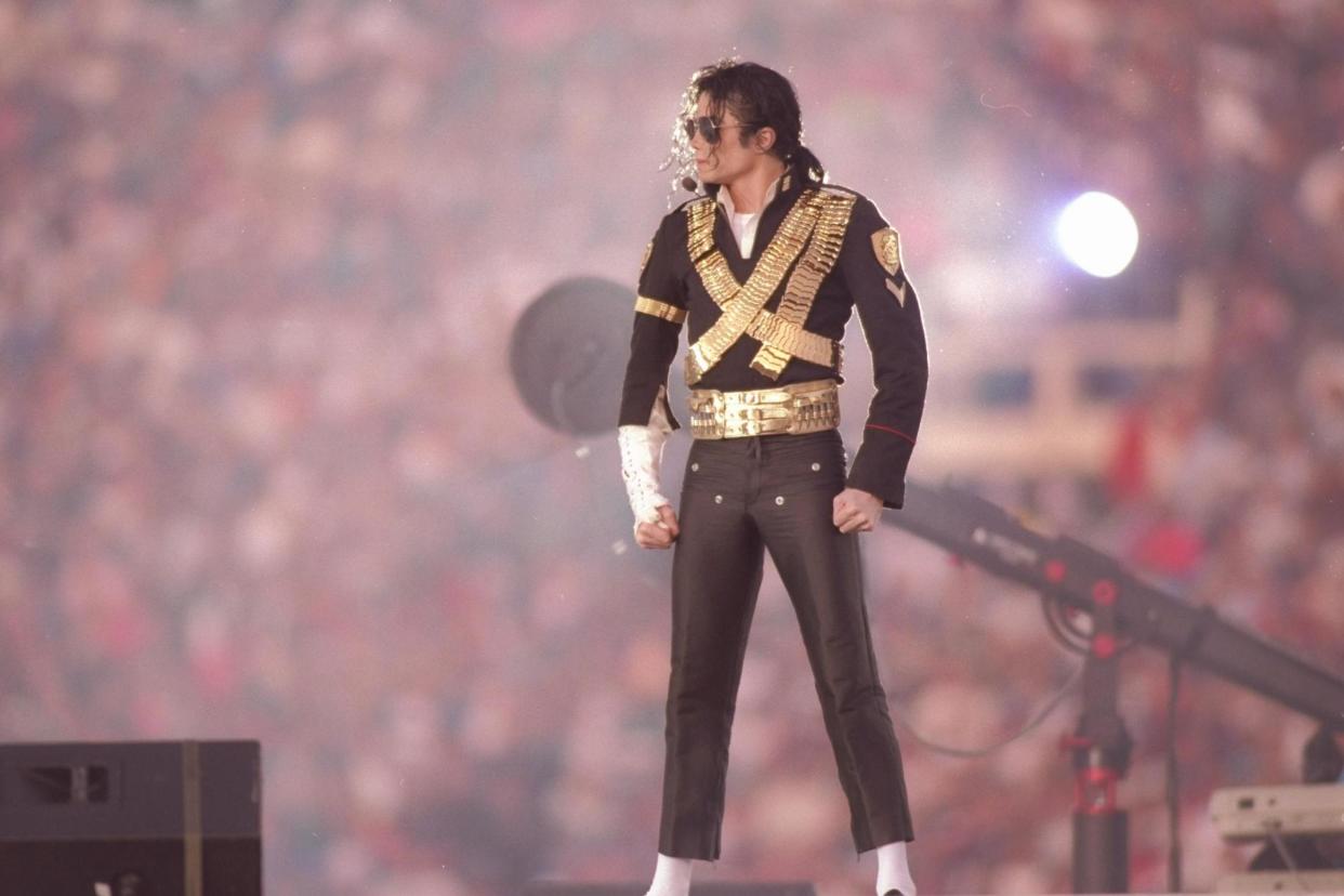 Michael Jackson performs during the Super Bowl Halftime on 31 January, 1993 in Pasadena, California: Mike Powell/Allsport