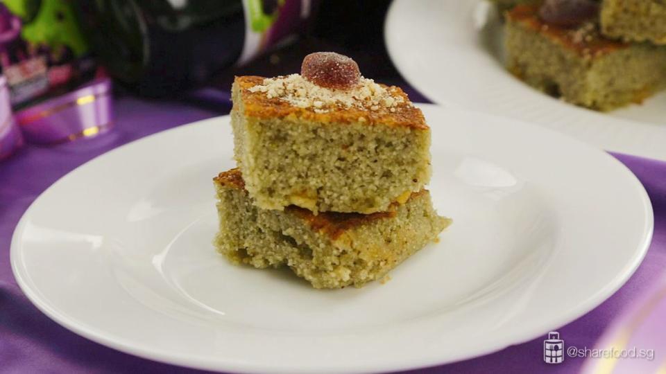 Semolina-cake-ribena-slices