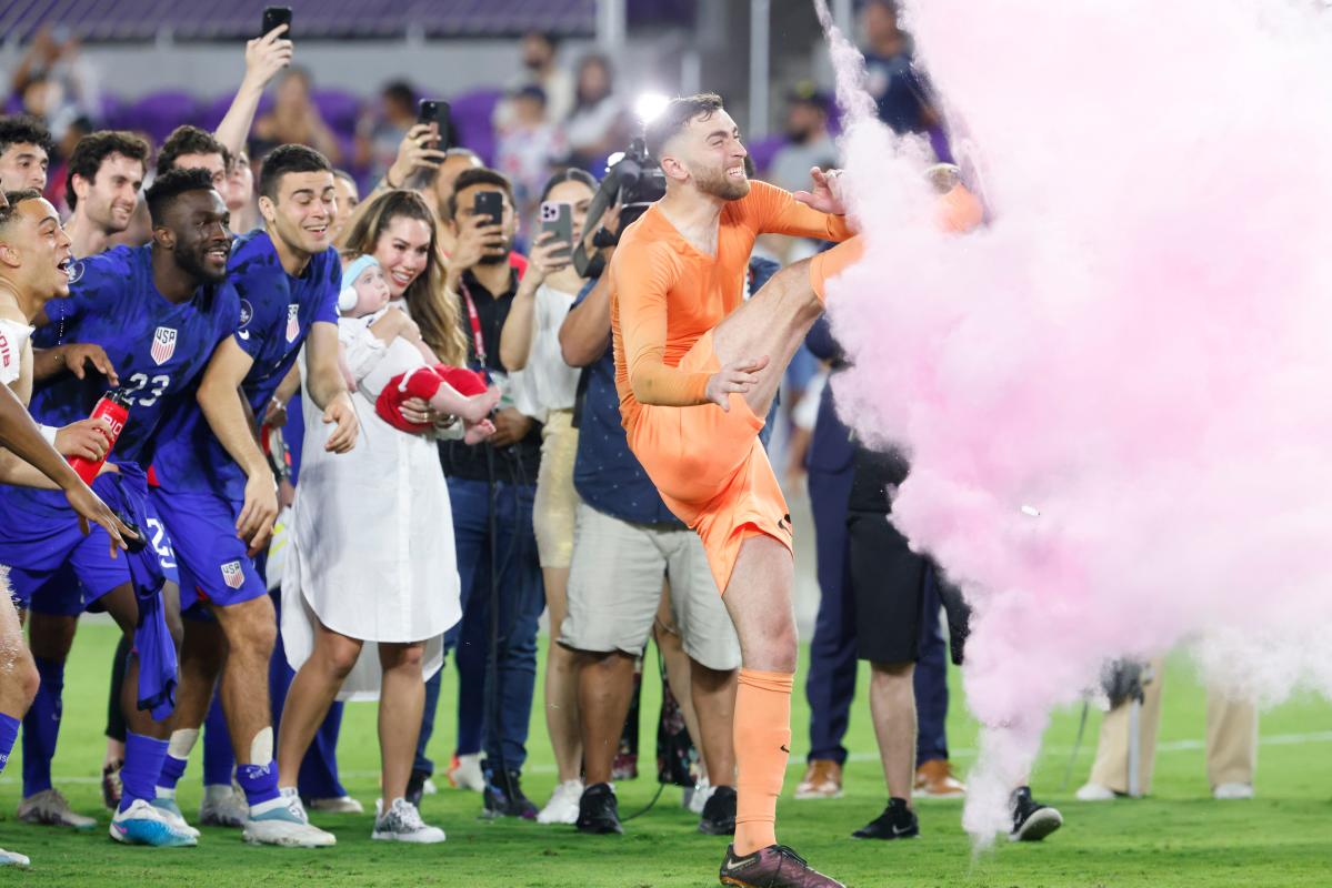 USMNT goalie Matt Turner pulls off epic gender reveal, celebrates