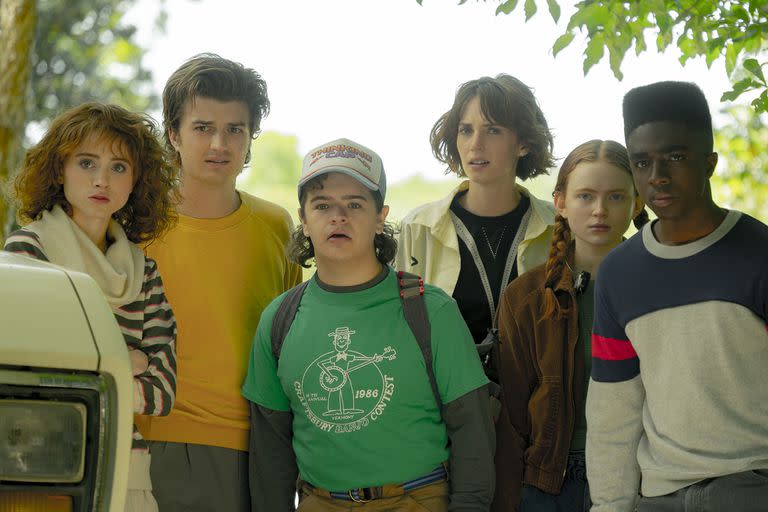 Nancy Wheeler (Natalia Dyer), Steve Harrington (Joe Keery), Dustin Henderson (Gaten Matarazzo), Robin Buckley (Maya Hawke), Max Mayfield (Sadie Sink) y Lucas Sinclair (Caleb McLaughlin)