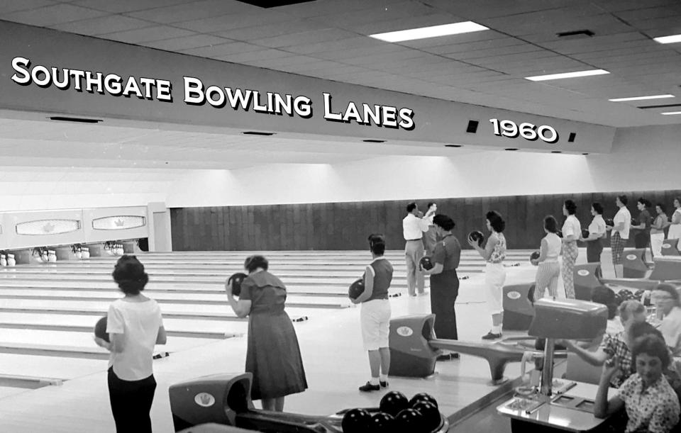 Twin Blends: Northwest Louisiana History Hunters discovers historic photos of Southgate Bowling Lanes from Northwest Louisiana Archives at LSUS.