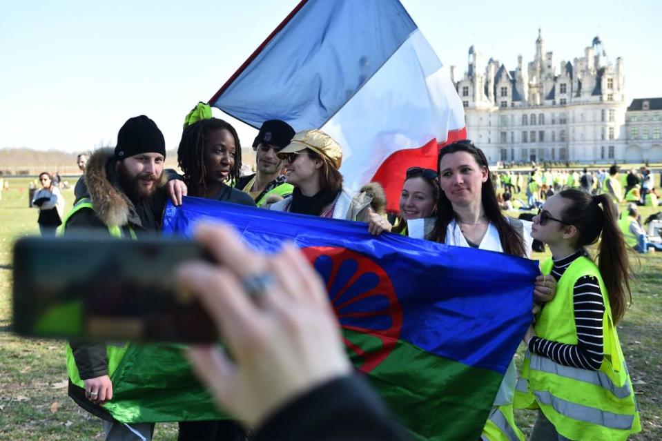 <p>Les gilets jaunes ont mobilisé ce samedi davantage que la semaine précédente. Plus de 46.000 manifestants ont défilé dans toute la France, selon les données du ministère de l’Intérieur, soit environ 5000 de plus que la semaine passée. Par ailleurs, la mobilisation a donné lieu à deux fois plus de rassemblements que pour l’acte 14. Léger sursaut ou vrai rebond ? Rendez-vous samedi prochain pour le savoir.<br>(Crédit : Getty Images) </p>