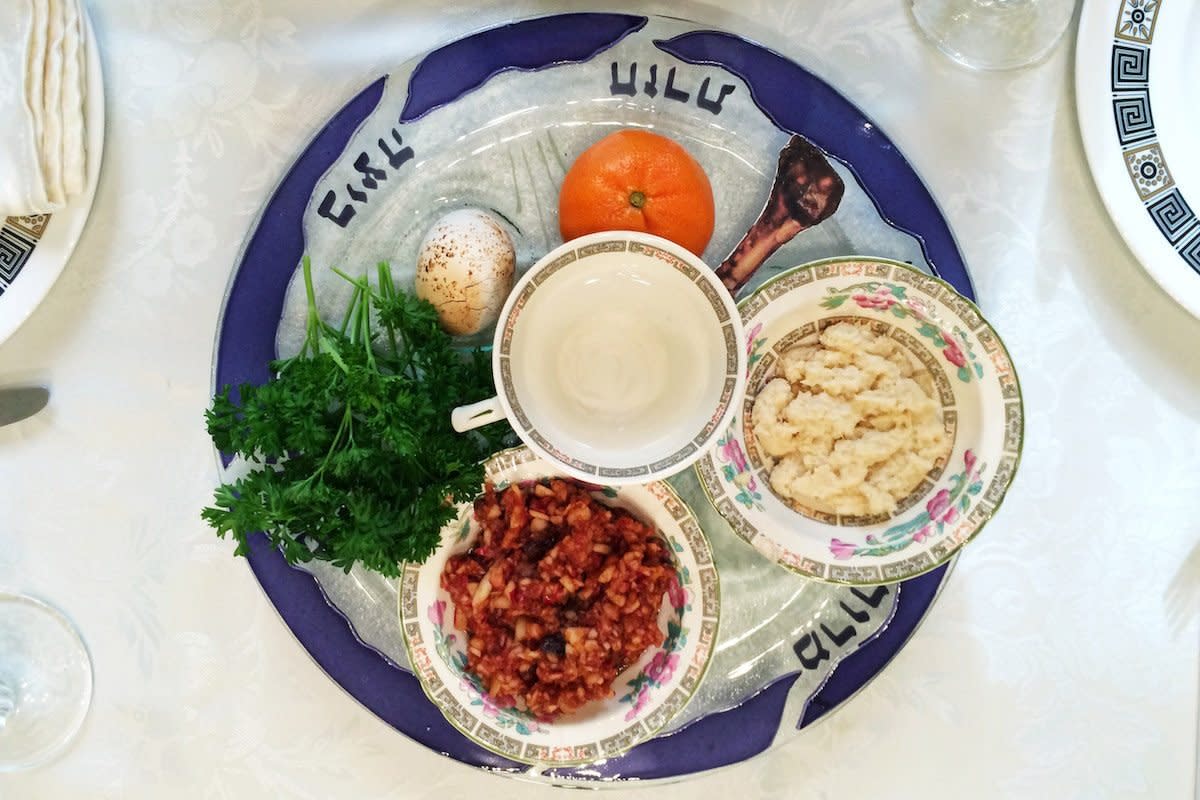 A Passover seder plate that includes an orange, which is a feminist and LGBTQ-friendly Passover tradition.