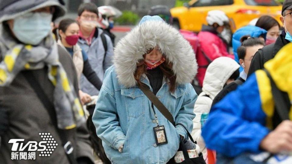 天氣,氣象,冷空氣,下雨,降雨,大陸冷氣團,變冷,變天,降溫,溫度,氣溫