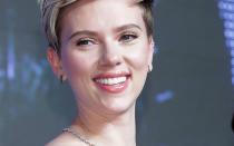 <p>Scarlett Johansson begeisterte ihre Fans zuletzt unter anderem mit ihren Auftritten in den "Avengers"-Filmen. Die Schauspielerin beweist aber auch regelmäßig ihr Talent als Sängerin. (Bild: Han Myung-Gu/Getty Images)</p> 