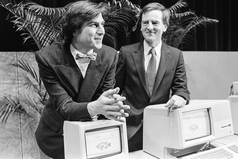 La convivencia de Steve Jobs y John Sculley es citada como un ejemplo de conducción doble comando que terminó fracasando