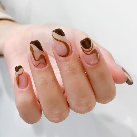 <p><a href="https://www.instagram.com/p/CMFhNHhswcE/" data-component="link" data-source="inlineLink" data-type="externalLink" data-ordinal="1">@nails_and_soul</a> / instagram</p>
