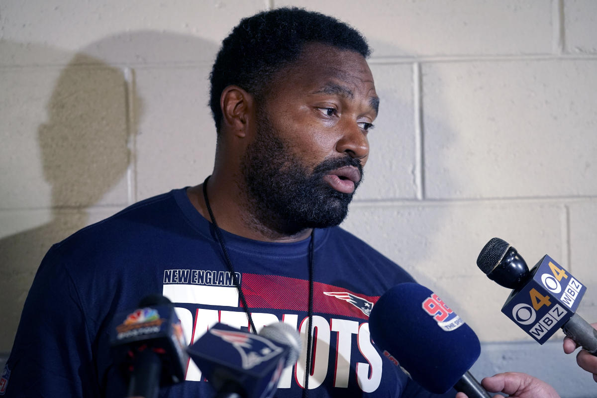 Patriots’ hiring of Jerod Mayo puts job openings back at 7