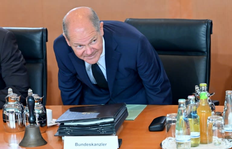 Bundeskanzler Olaf Scholz (SPD) erhofft sich von dem geplanten Wachstumspaket der Koalition positive Impulse. Die von der Koalitionsspitzen ins Auge gefassten Maßnahmen für einen "Wachstumsturbo" enthielten "sehr viele sehr kluge Maßnahmen". (RALF HIRSCHBERGER)