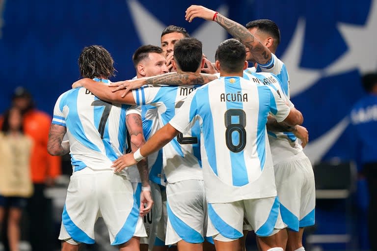 Los jugadores de Argentina celebran el gol de Julián Álvarez frente a Canada por Grupo A de la Copa América 2024
Mercedes-Benz Stadium