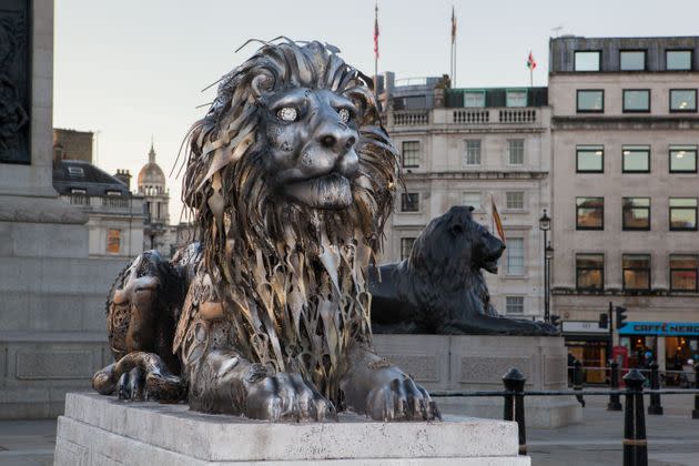 Cette statue d'un lion à Trafalgar square a été inaugurée en 2016 pour sensibiliser à la cause des fauves. (Photo: via Associated Press)