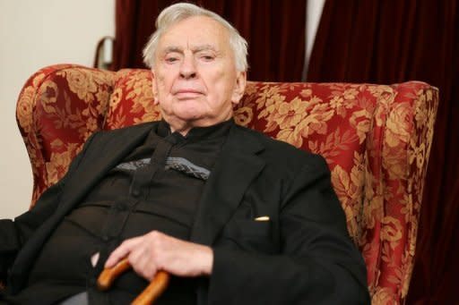 US novelist Gore Vidal in his Los Angeles home in 2006. Gore, the iconoclastic commentator on American life and history in works like "Lincoln" and "Myra Breckenridge", has died aged 86