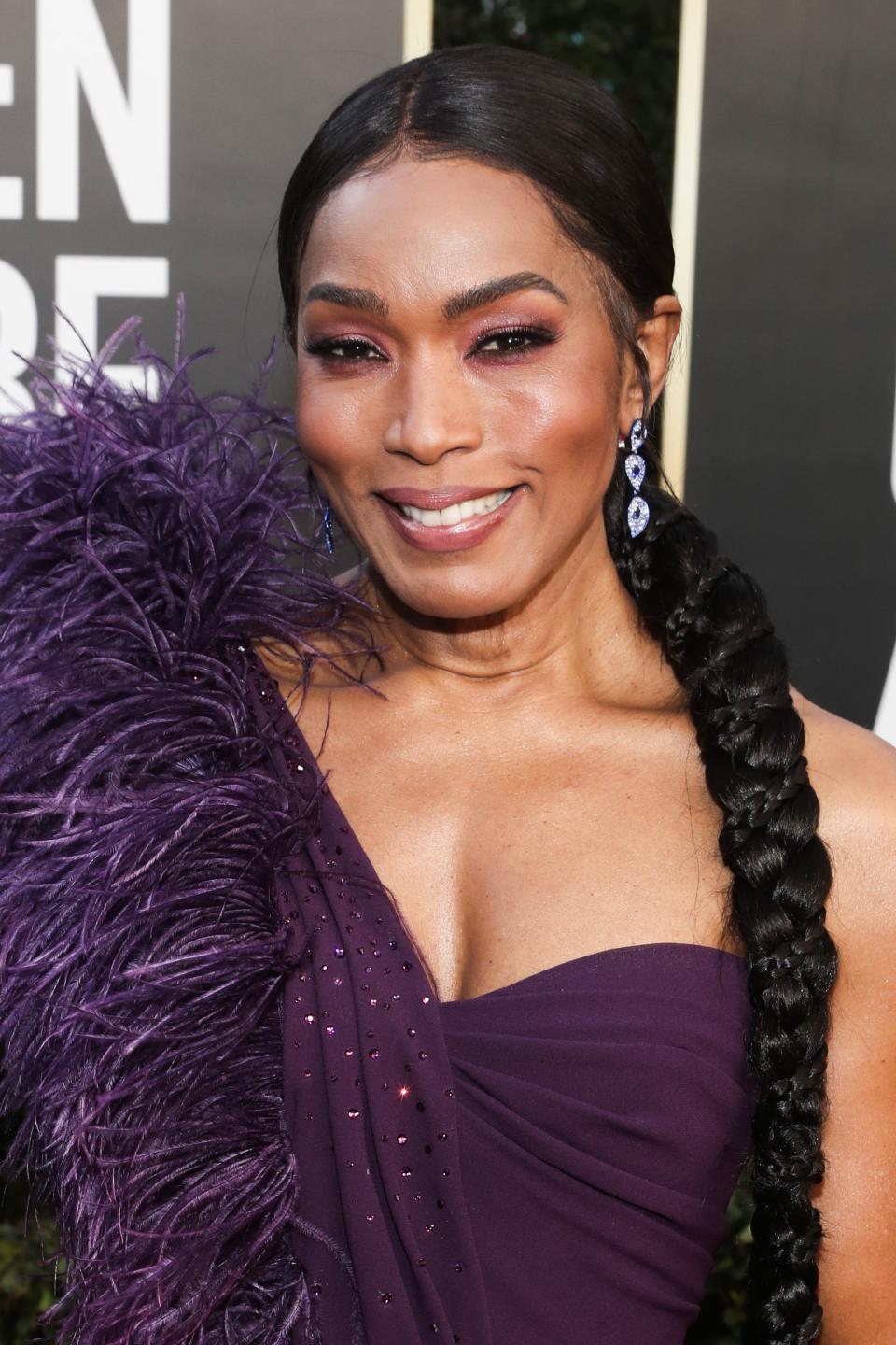 <h1 class="title">Angela Bassett Golden Globes 2021</h1><cite class="credit">Getty Images</cite>