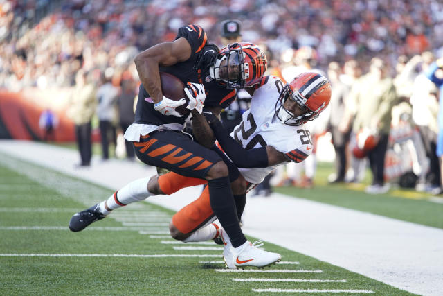 Burrow's pick-6 sets tone in Bengals' loss to Browns