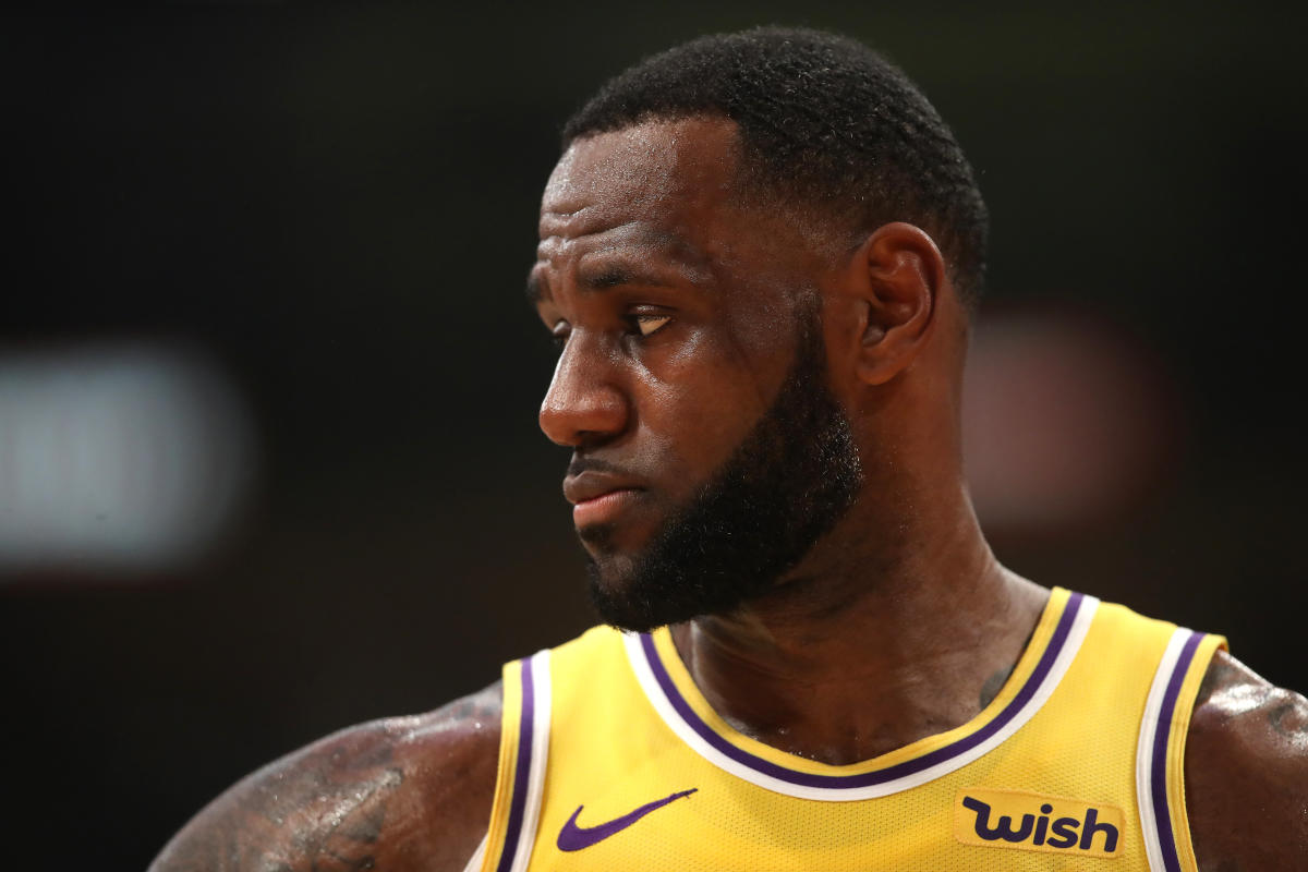 Los Angeles Lakers' LeBron James 'focused' on improving team at trade  deadline - ESPN