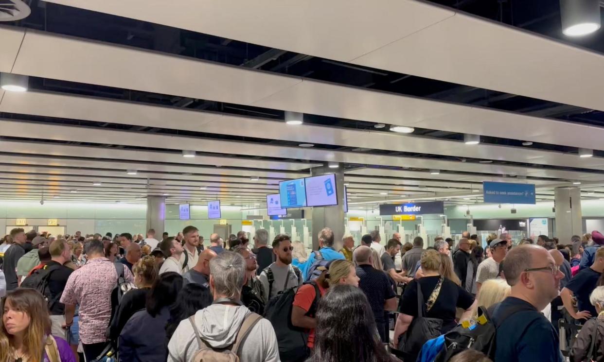 <span>Queues at Heathrow airport after UK Border Force suffered a nationwide technical issue that affected passport control.</span><span>Photograph: Sam Morter/Reuters</span>