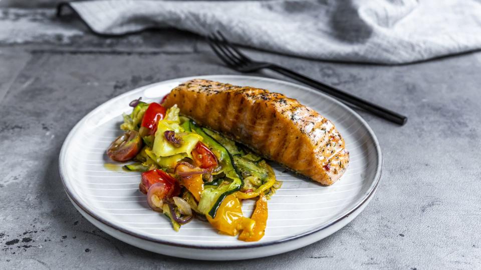 roasted salmon with vegetables