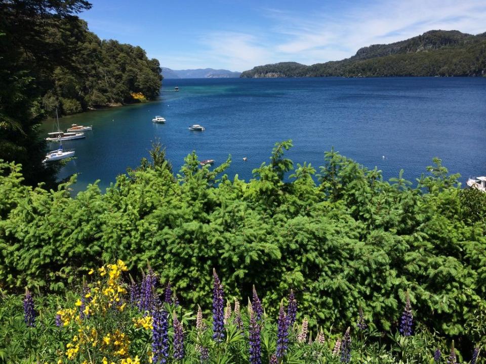 Vista del lago desde una cabaña. Villa la Angostura. (Laura Rivera)