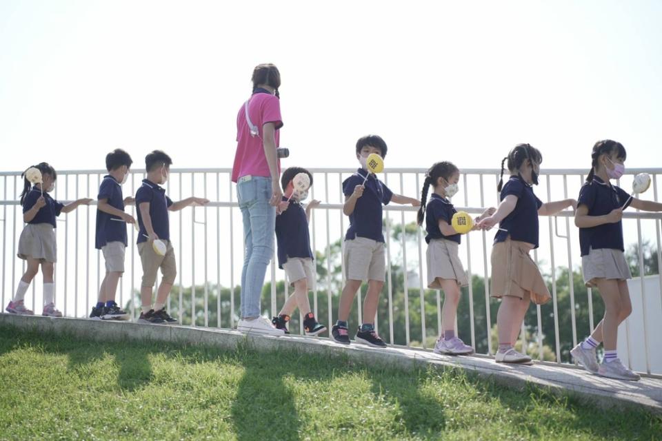 《圖說》市府鼓勵市民不分年齡 小朋友、大人一起健康大步走。〈衛生局提供〉