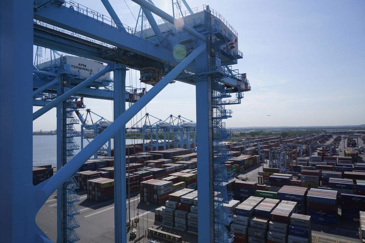 Ports seek order to force dockworkers to bargaining table as strike looms at East and Gulf ports