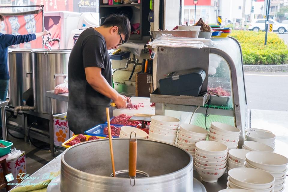 [台南美食]億哥牛肉湯/24小時營業的台南牛肉湯(附完整菜單)/還有賣牛肉火鍋