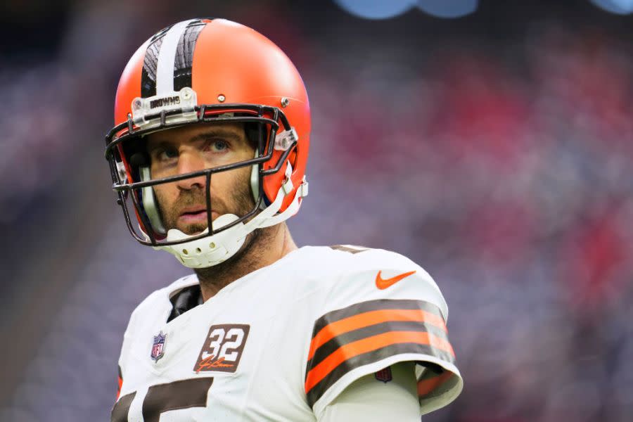 HOUSTON, TX – JANUARY 13: Joe Flacco #15 of the Cleveland Browns warms up before kickoff against the Houston Texans in the AFC Wild Card playoff game at NRG Stadium on January 13, 2024 in Houston, Texas. (Photo by Cooper Neill/Getty Images)