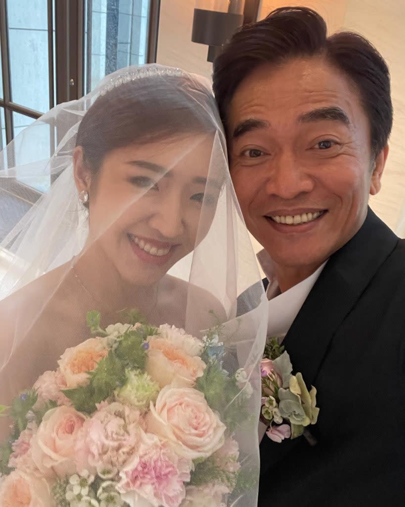 憲哥二女兒吳則含和國民黨主席朱立倫的外甥蔣豐結婚。（圖／翻攝自FB）