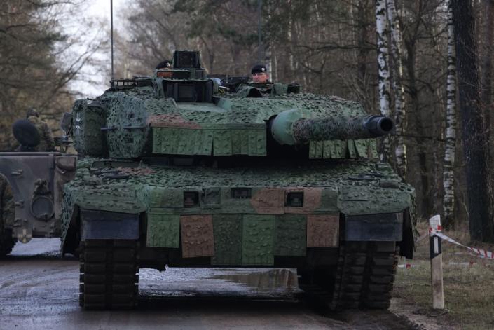 <div class="inline-image__caption"><p>A new Leopard 2 A7V heavy battle tank stands during a visit by Defence Minister Christine Lambrecht to the Bundeswehr Army training grounds on February 07, 2022 in Munster, Germany.</p></div> <div class="inline-image__credit">Sean Gallup/Getty Images</div>