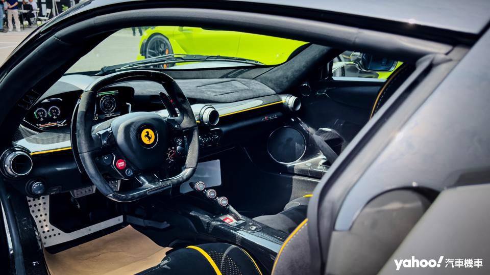 即便已是10年前的車室座艙規劃，在LaFerrari當中仍可見到許多當代Ferrari車款的基礎身影。