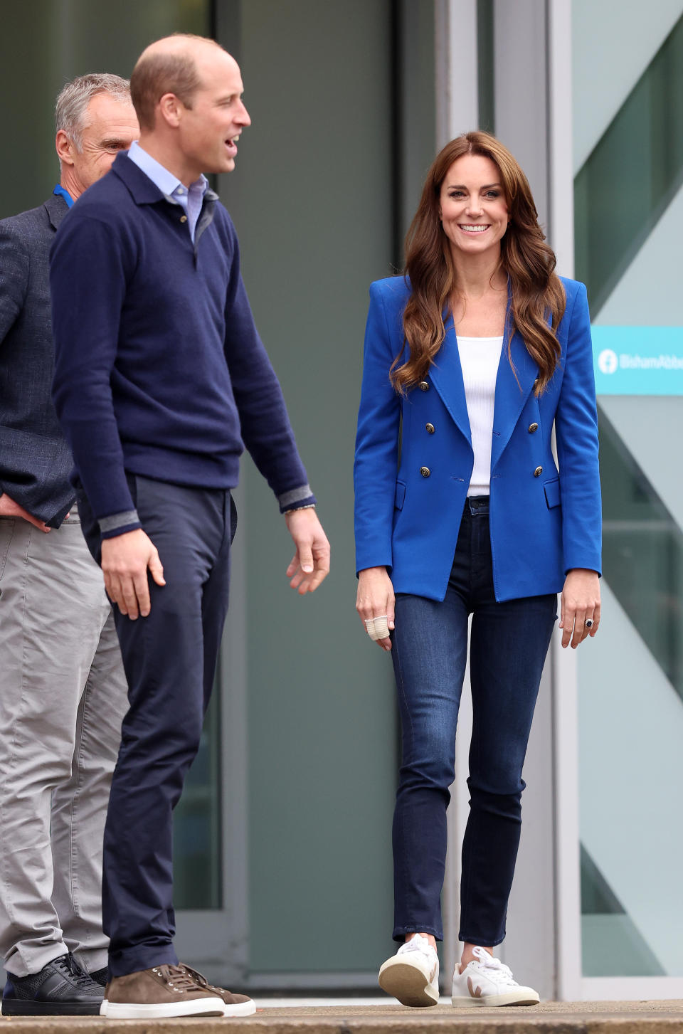 kate middleton wearing cobalt blue blazer, white t-shirt, jeans and veja sneakers, The Prince and Princess of Wales together to mark World Mental Health Day on October 12, 2023 (Photo by Chris Jackson/Getty Images)