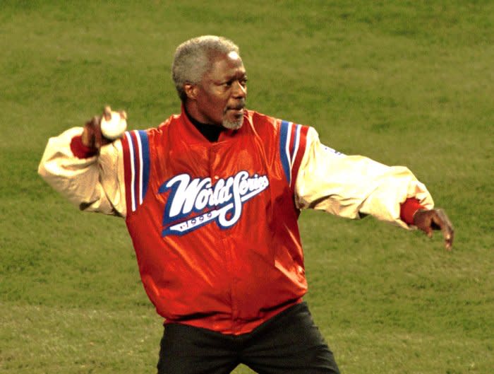 U.N. Secretary-General Kofi Annan becomes the first secretary-general to toss out the first pitch for a World Series game during the game between the New York Yankees and the Atlanta Braves, October 26, 1999. File Photo by H. R. Celestin/UPI