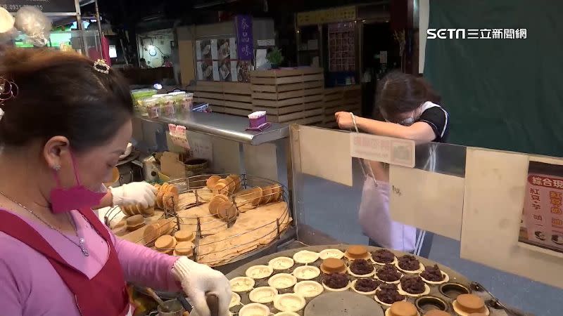 不少車輪餅店家抗漲，維持10多元的銅板價。