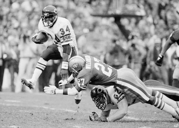 VIDEO: Walter Payton playing quarterback for the Bears - Chicago Sun-Times